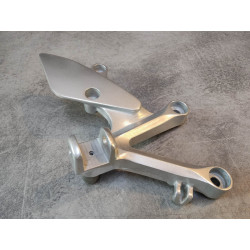 Platine repose pied droit VFR750F 94-97 HONDA 50600-MZ7-000