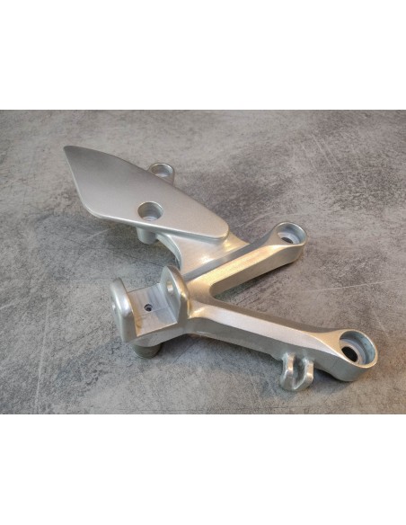 Platine repose pied droit VFR750F 94-97 HONDA 50600-MZ7-000