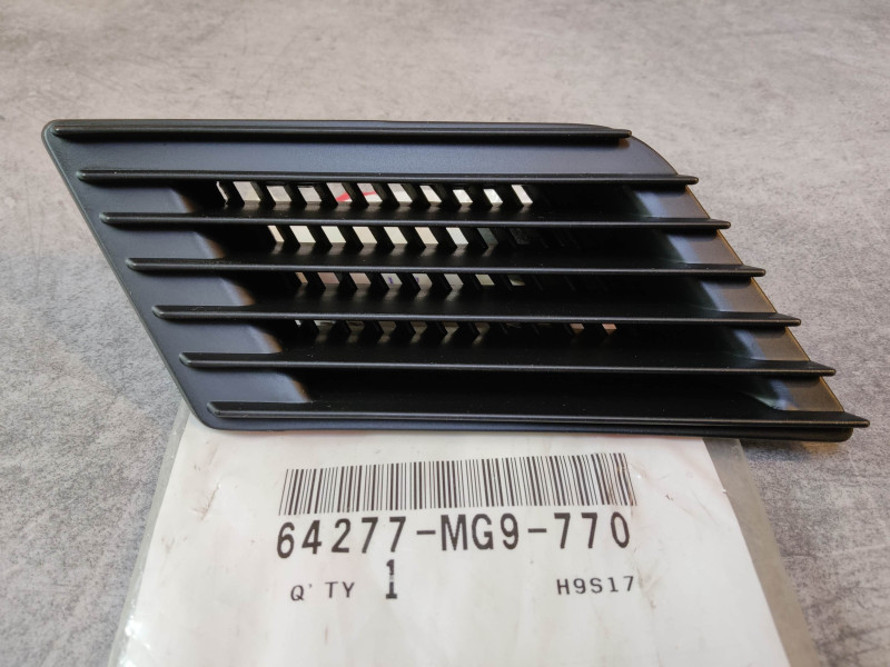 Conduit d'air avant droit GL1200 A/I/D 1984 HONDA 64277-MG9-770