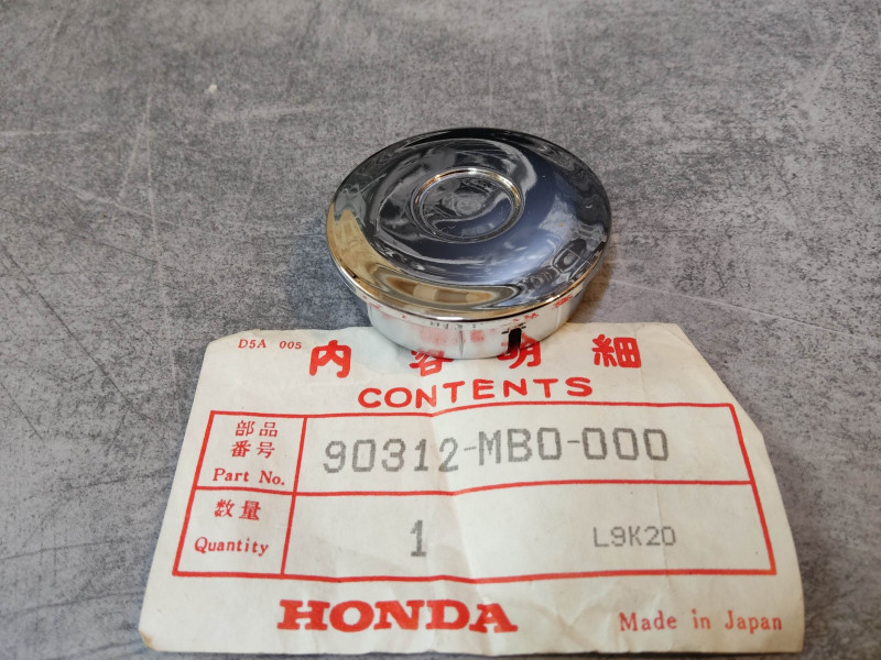 Bouchon chromé VF750 S/C XLV750 VF700C VT250C HONDA 90312-MB0-000