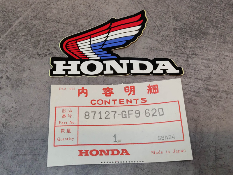 Décor autocollant sur flasque cote gauche de MTX50A HONDA 87127-GF9-620