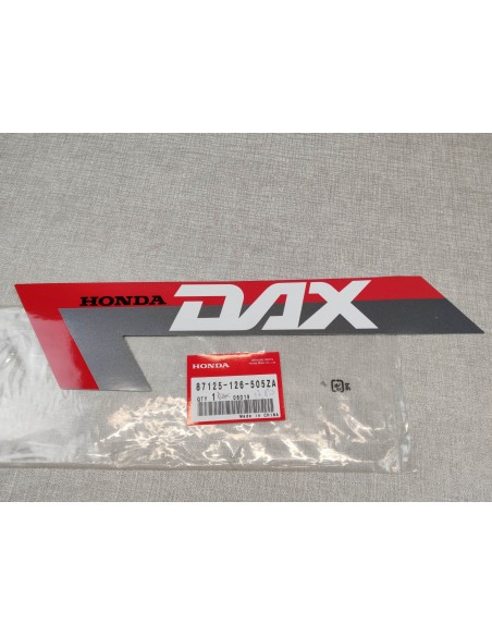 Sticker latéral coté gauche type 3 ST50 ST70 HONDA DAX 82/88/89 87125-126-505ZA