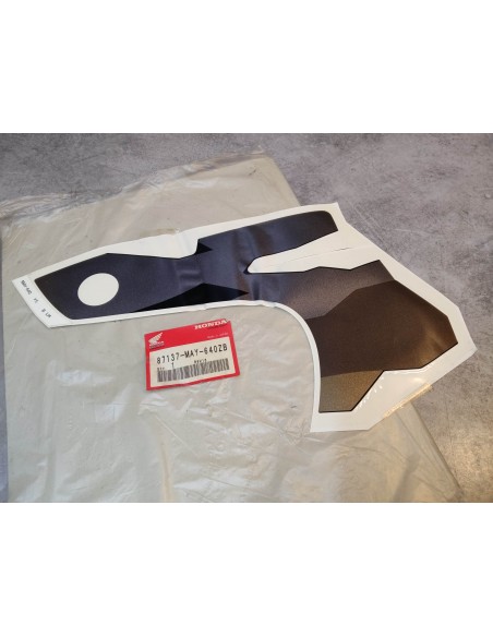 Sticker rayure B gauche (type 5) XRV 750 AFRICA TWIN HONDA 87137-MAY-640ZB