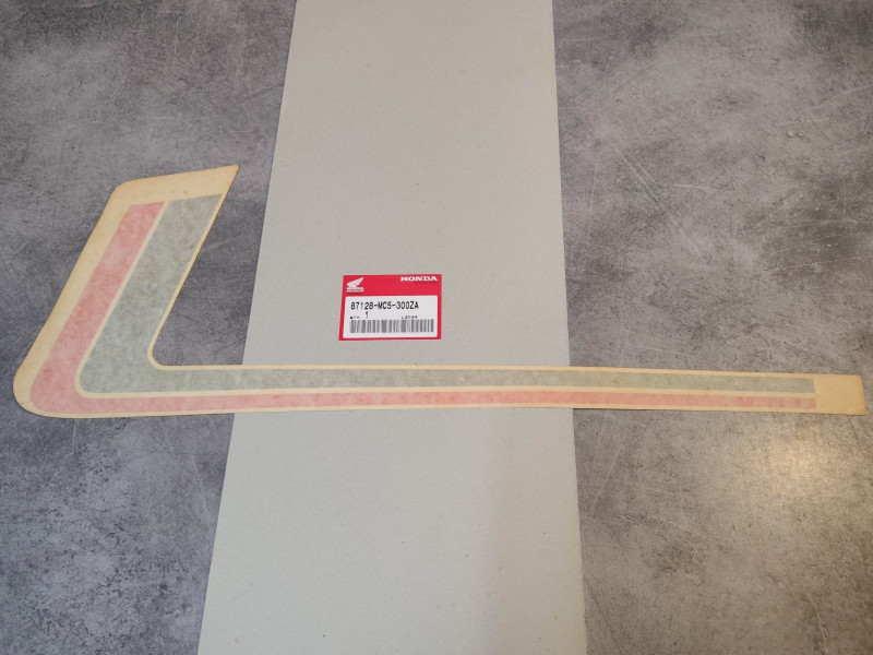 Sticker rayures coté droit (type 1) CX 500E 82 CX 400E HONDA 87128-MC5-300ZA