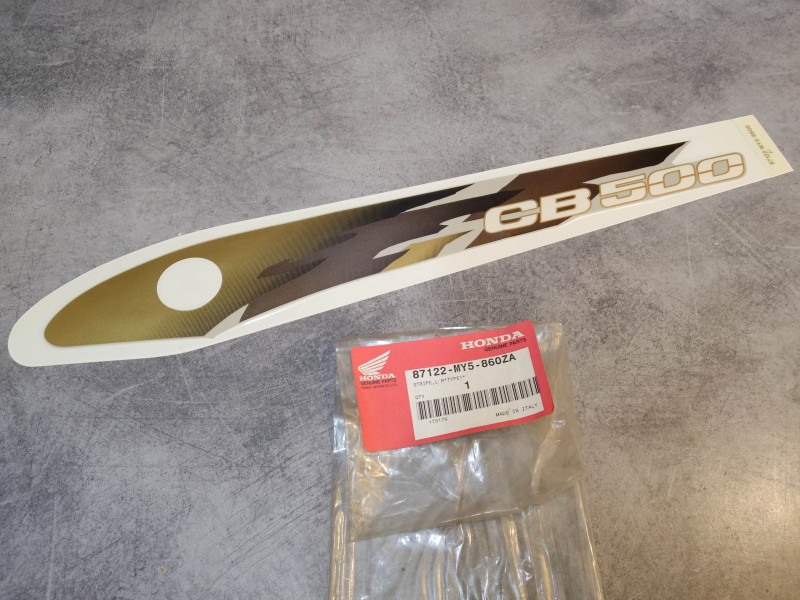 Autocollant auvent AR gauche Honda CB 500 94 – Réf. 87122-MY5-860ZA