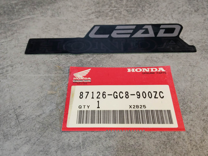 Sticker cache avant NH 80 MS LEAD 82/93 HONDA 87126-GC8-900ZC
