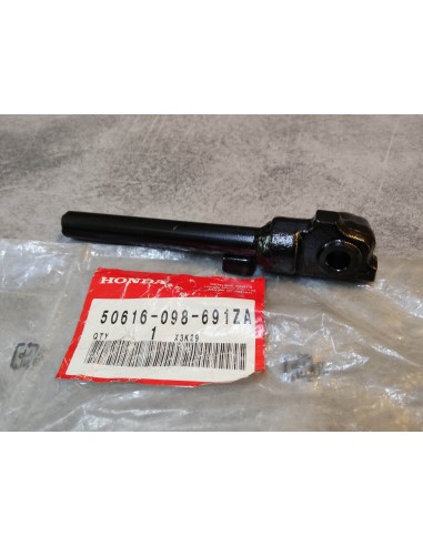 Tige repose pied avant gauche HONDA ST50 ST70 K3 DAX 50616-098-691ZA