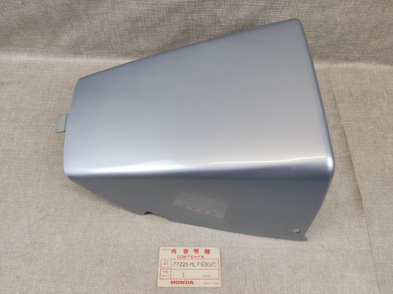 Capot de selle Honda VFR750 FH 87 PB174P - 77225-ML7-690ZC