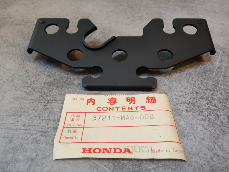 Supports des compteurs HONDA CBX400-550 37211-MA6-008