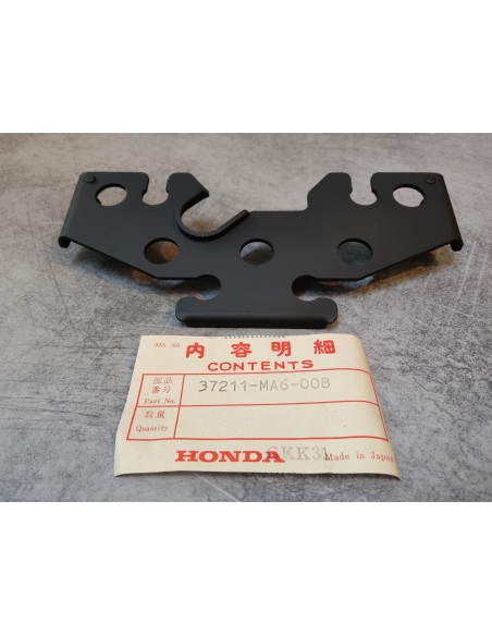Supports des compteurs HONDA CBX400-550 37211-MA6-008