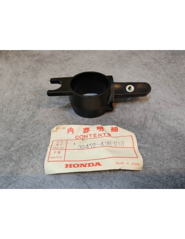 Support plastique clignotant AV gauche HONDA  CB900F 33472-438-010