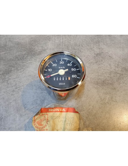 Compteur de vitesse neuf mais petits défauts PX50 80/82 HONDA 37200-197-000NOS