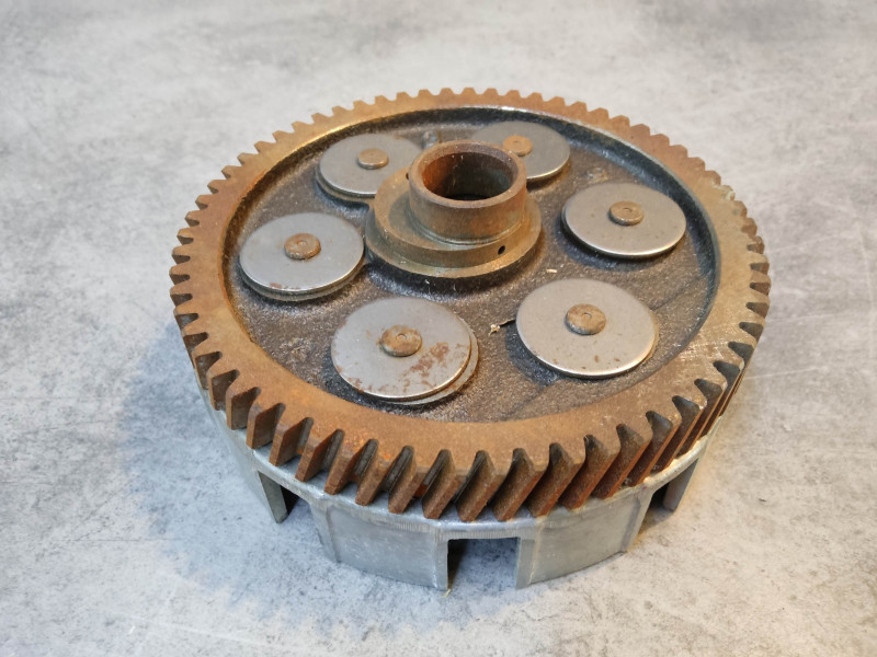 Cloche embrayage HONDA CD125 SS CB125K3 K5 22100-230-000