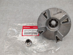 Porte couronne avec entretoise de CBR125R 04-09 HONDA 42615-KPP-860ZA