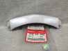 Couvercle arrière central inférieur Honda SCV 100 Lead 83702-KRP-900ZA