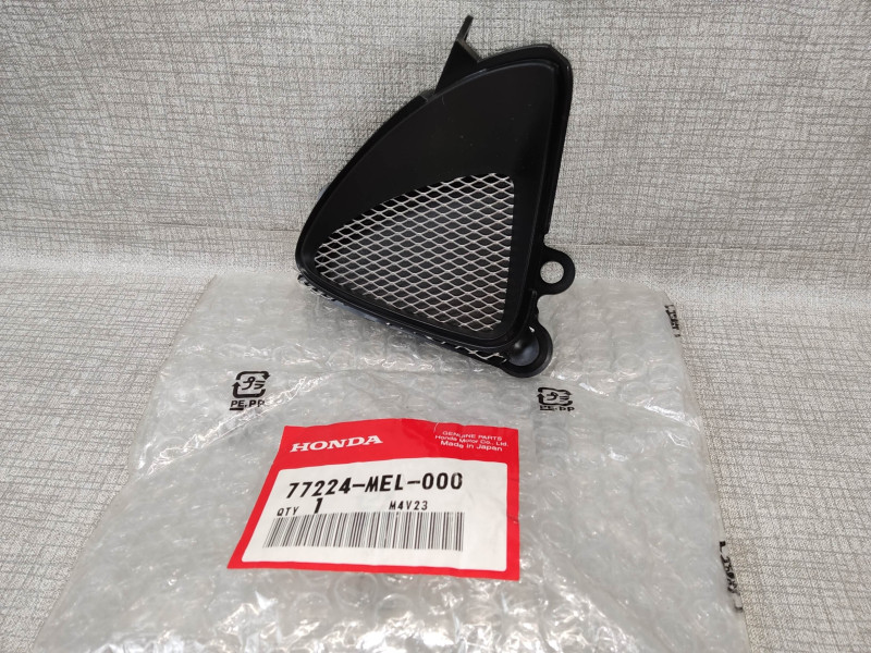 grille GAUCHE de coque AR CBR1000RR FIREBLADE 2004 neuf HONDA 77224-MEL-000
