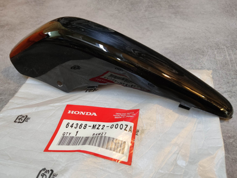 Garniture de carénage gauche noir CBR1000F 93-99 HONDA 64368-MZ2-000ZA