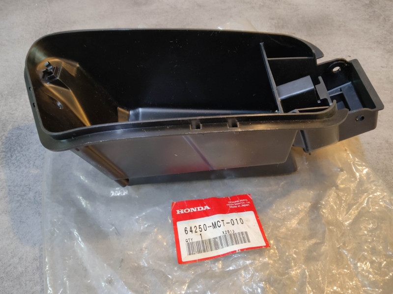 Vide poche FJS 600 SILVER WING 2001/02 HONDA 64250-MCT-010