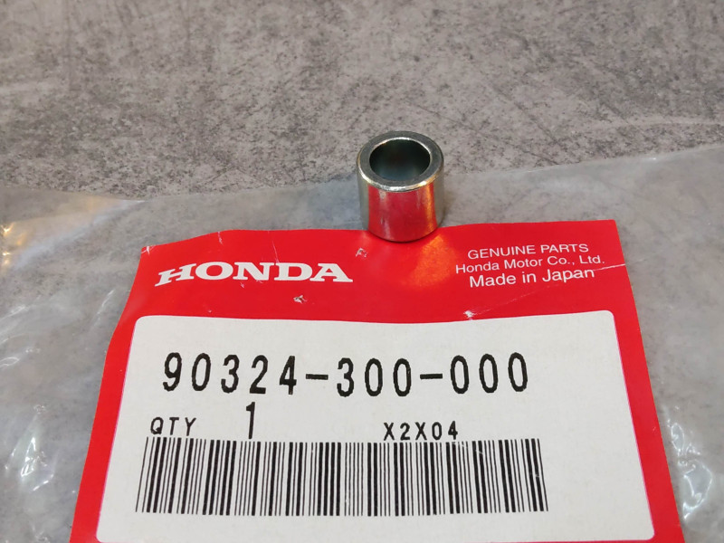 Entretoise 8mm CB600F VT750 VF750 CB900... HONDA 9024-300-000