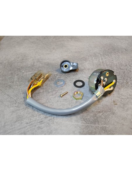 Contacteur éclairage sur phare CD125 CB250-350 K0-K4 CB175K6 HONDA 35150-230-621
