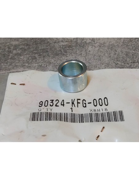 Entretoise 8.2x10.2 mm FES 125 / 250 1997-2002 HONDA 90324-KFG-000