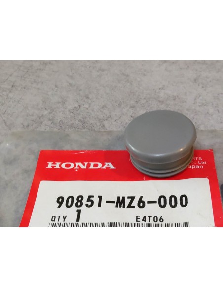 Bouchon plastique NT650V NTV650 1993-2001 HONDA 90851-MZ6-000