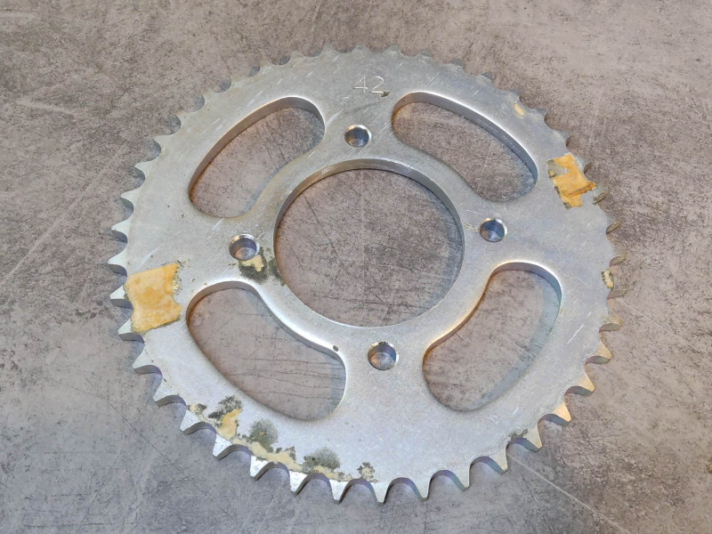 Couronne transmission 42 dents CD125 HONDA 41201-230-020