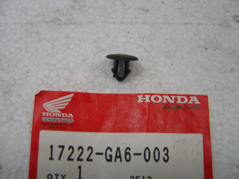 Clip de fixation Honda NH50 NH80 MS neuf 17222-GA6-003