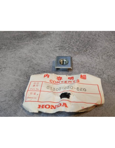 Ecrou cuvelage de phare CL125 CB125 CT110 CA175 CT70 SS125 HONDA 61303-230-620