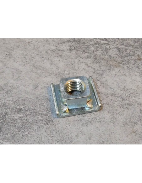 Ecrou cuvelage de phare CL125 CB125 CT110 CA175 CT70 SS125 HONDA 61303-230-620