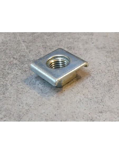 Ecrou cuvelage de phare CL125 CB125 CT110 CA175 CT70 SS125 HONDA 61303-230-620