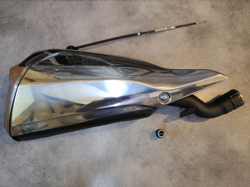 Silencieux d'échappement OCCASION ETAT NEUF VFR1200 HONDA 18310-MGE-003OCC