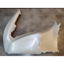 Cache latéral avant gauche blanc nacré (NHAA87P) PCX125 HONDA 64502-KWN-902ZB