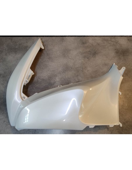 Cache latéral avant gauche blanc nacré (NHAA87P) PCX125 HONDA 64502-KWN-902ZB