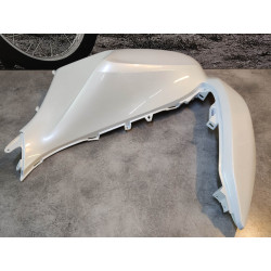 Cache latéral avant gauche blanc nacré (NHAA87P) PCX125 HONDA 64502-KWN-902ZB