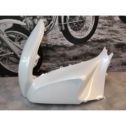 Cache latéral avant gauche blanc nacré (NHAA87P) PCX125 HONDA 64502-KWN-902ZB