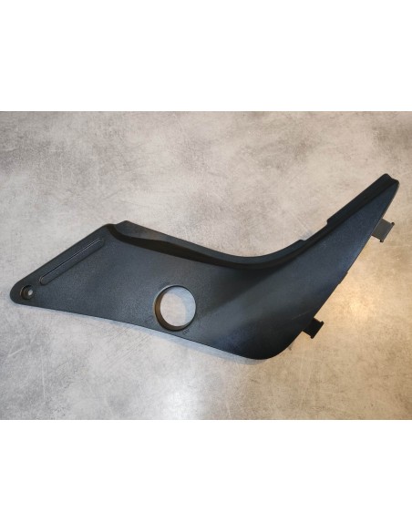 Cache latéral coté gauche noir NT650V 1998-02 HONDA 83700-MBL-610