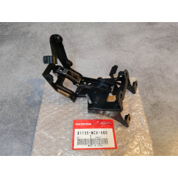 Charnière gauche coffre GL1800 2006-10 HONDA 81135-MCA-A60