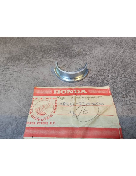Demi lune échappement CL125 A/K0 SS125A CB125 K2/SS CD125 HONDA 18233-230-000