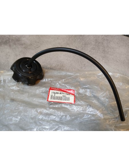 Bouchon reservoir essence XR400R XR600R XR650R XR70R XR80R HONDA 17620-KT1-780