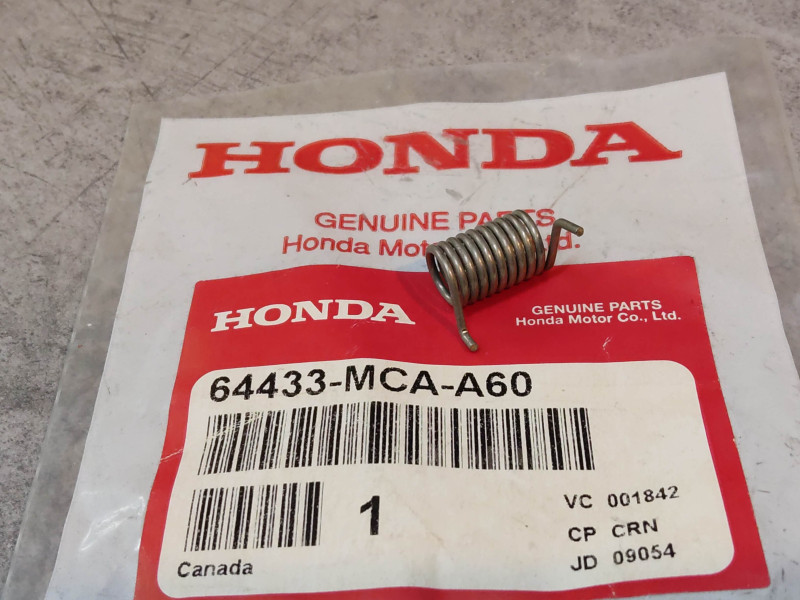 Ressort compartiment avant GL1800 HONDA 64433-MCA-A60