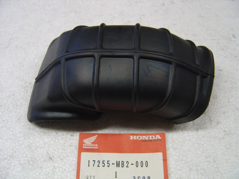 Conduit entrée air gauche boîte à air Honda VF750F - 17255MB2000