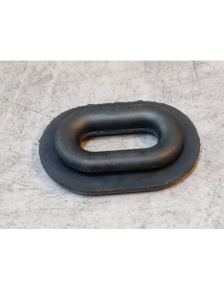 Caoutchoucs de caches latéraux oval HONDA 17247-303-000