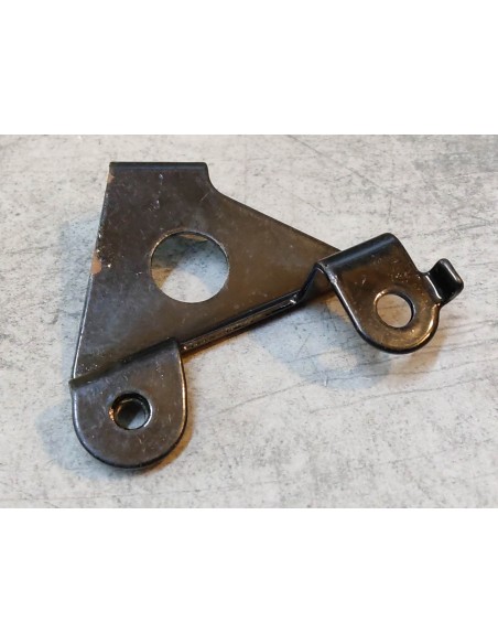 Support panneau avant gauche CBF125M 2009/10 HONDA 61396-KWF-900