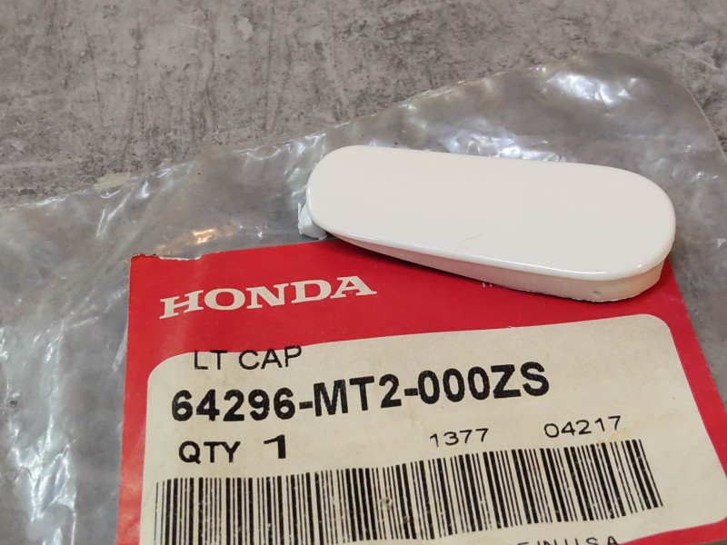 Cache dans montage carénage blanc (NH326P) GL1500 HONDA 64296-MT2-000ZS