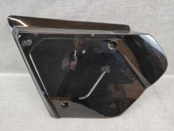 Cache latéral gauche  noir pour XLS125 pièce neuve mais code couleur non pré