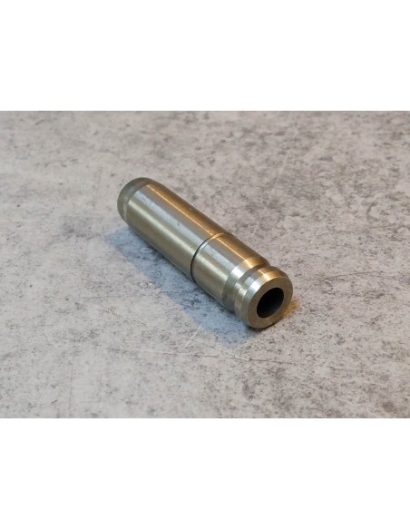 Guide de soupapes d'echappement CB750 A/F/F2/K8/K7/P7 HONDA 12023-410-300