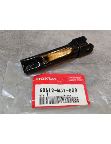 Support repose pied droit CB700SC CBX750 P2/SC HONDA 50612-MJ1-000