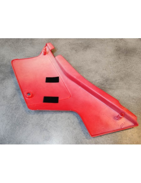 Cache latéral gauche noir/rouge (R-110) pour XL500RC HONDA 836A0-MC4-600ZA