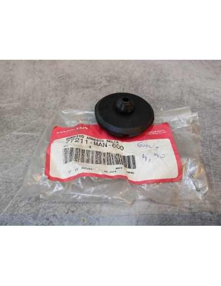 Silentbloc de selle XL600V 1997-99 NX650 SLR650 HONDA 77211-MAN-600